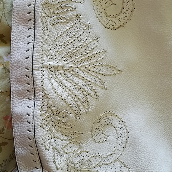 Cole Haan gorgeous white leather bag - Picture 5 of 10